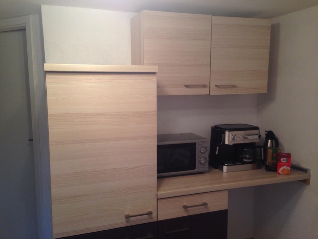 Guest Appartements Mit 2 Getrennten Schlafzimmern Fuer 4 Personen 24H Check In 알렌 외부 사진